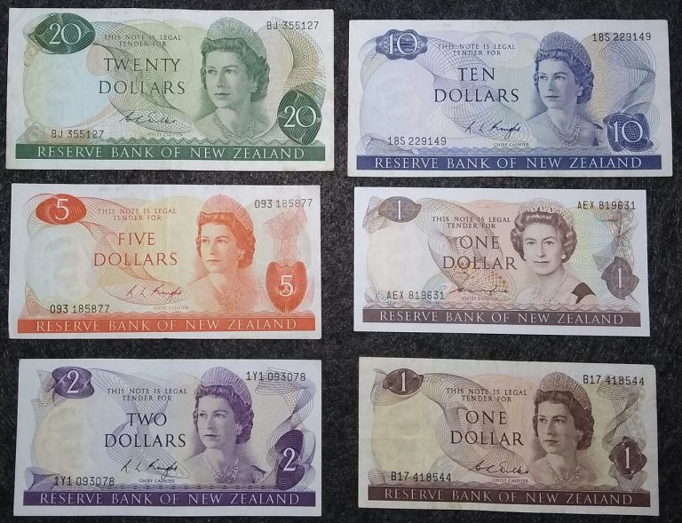 New Zealand 1968-1981 Paper Banknotes Group Of 6 - The Purple Penny